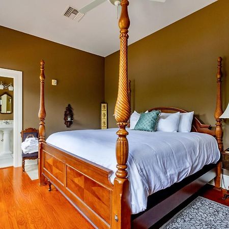 Southern Charm In The Camellia Rose Inn Gainesville Exterior photo