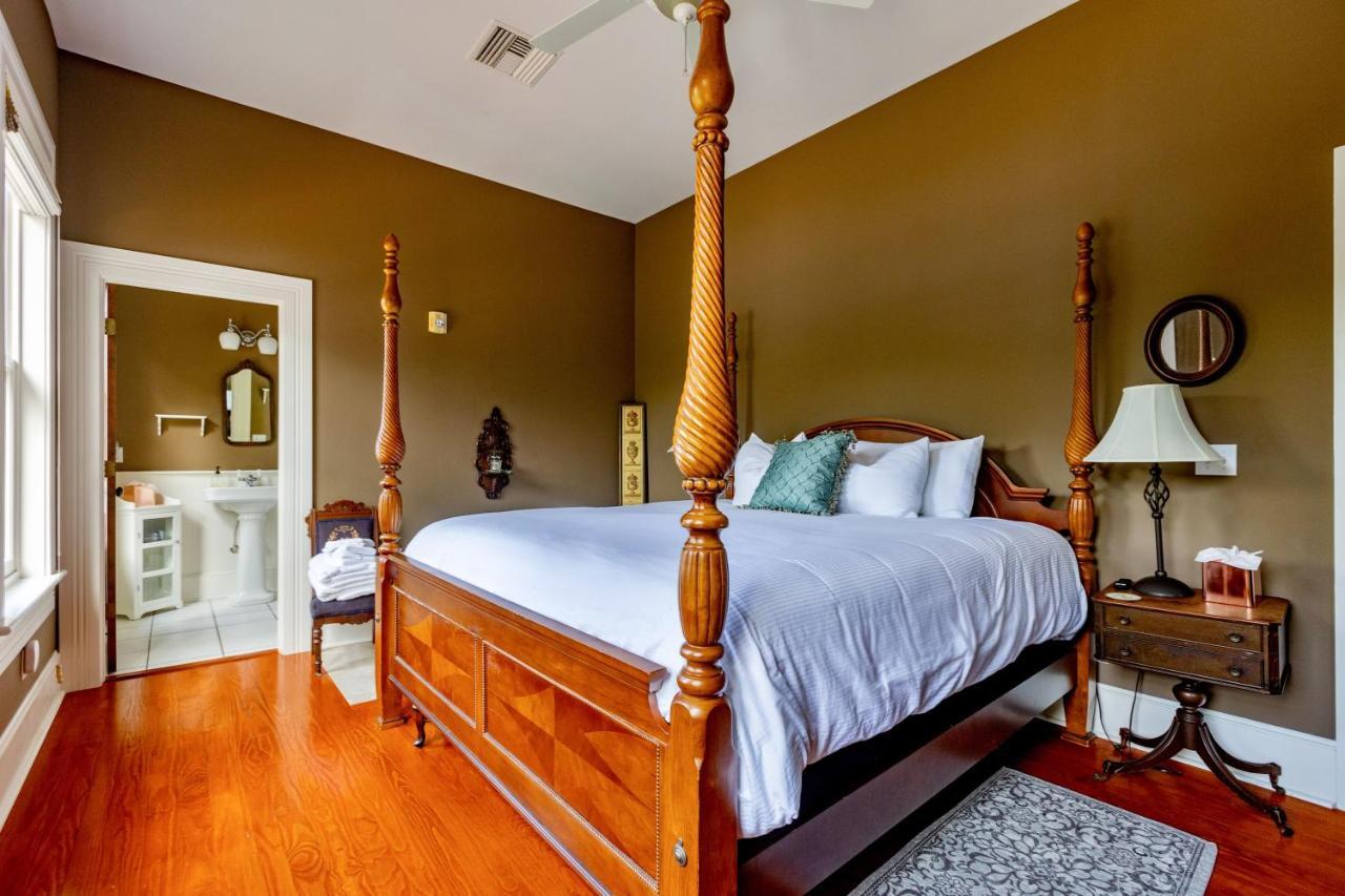 Southern Charm In The Camellia Rose Inn Gainesville Exterior photo