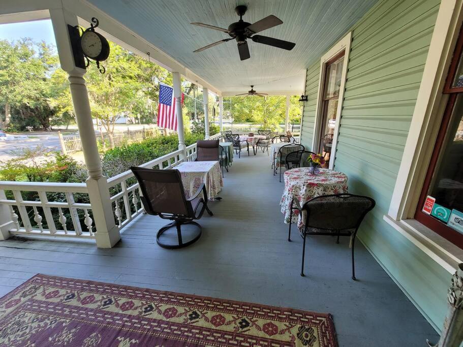 Southern Charm In The Camellia Rose Inn Gainesville Exterior photo